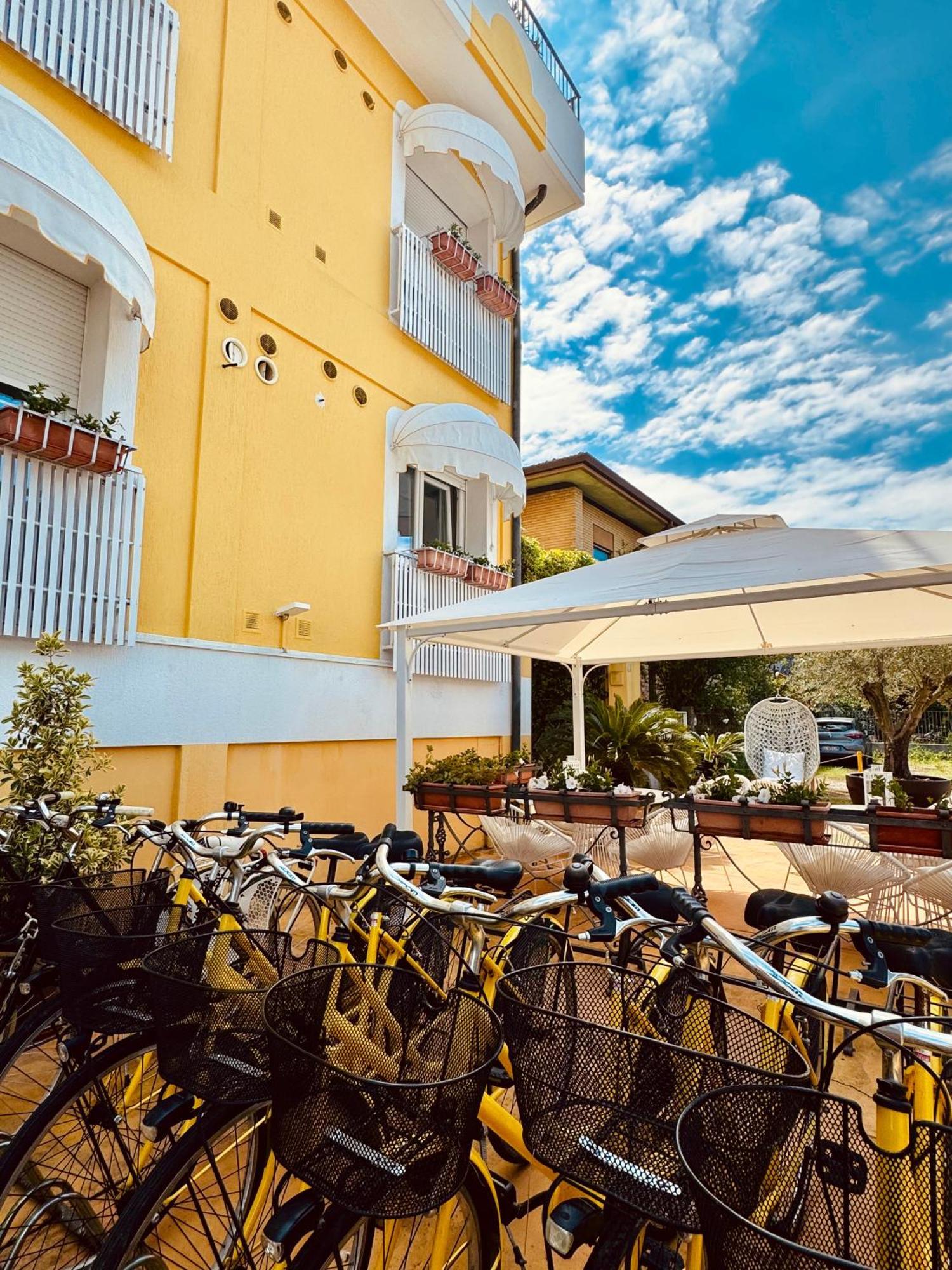 Hotel Meublè Tripoli à Grado Extérieur photo